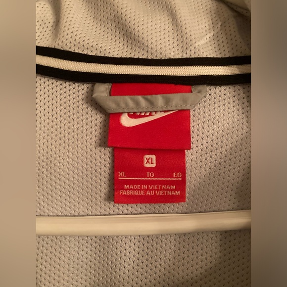 Nike Windbreaker Size XL New - Picture 3 of 4